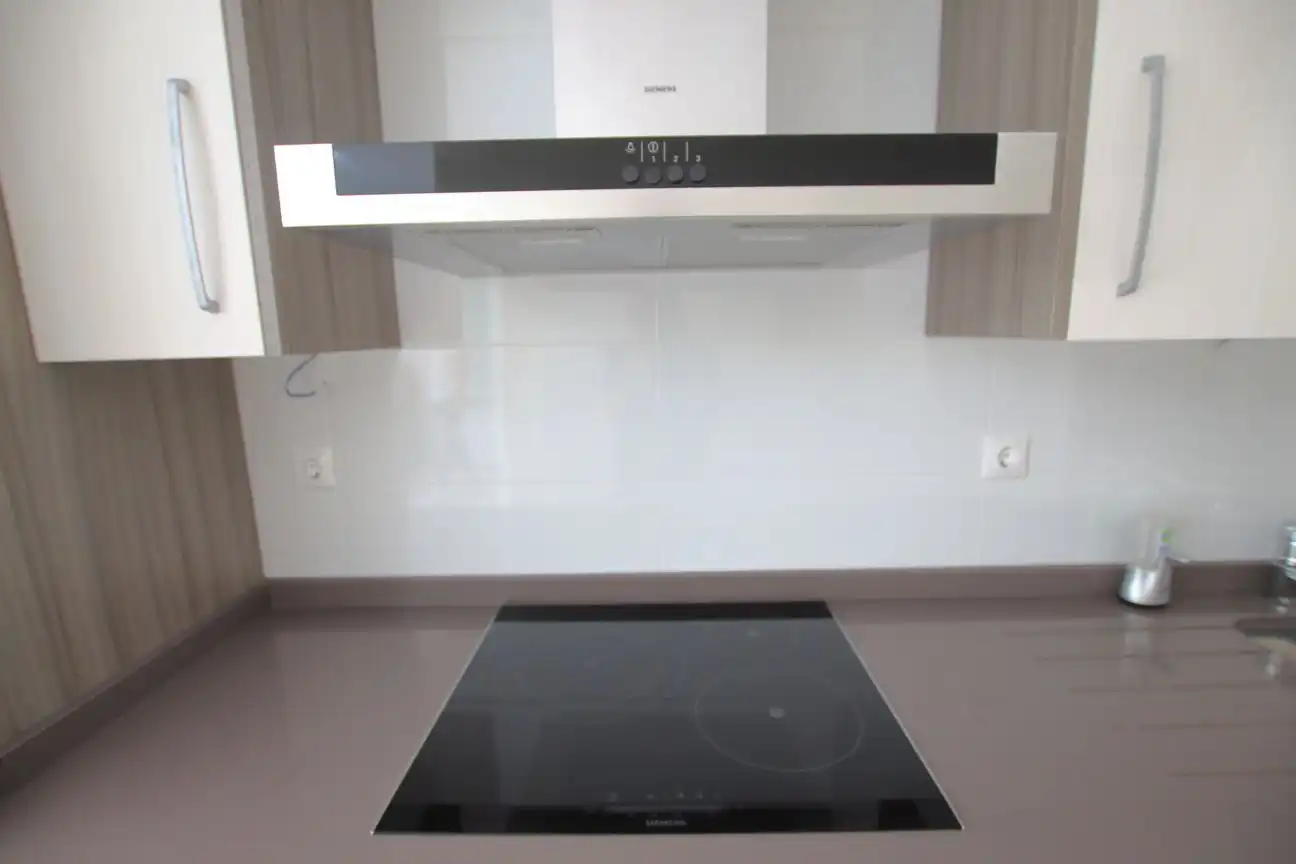 Cocina de Apartamento en venta en Benidorm con Aire acondicionado, Calefacción y Jardín privado