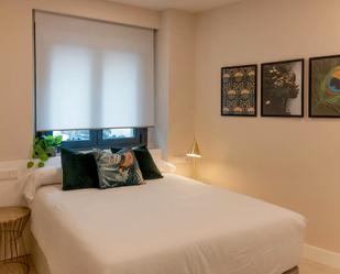 Bedroom of Flat to rent in  Madrid Capital  with Air Conditioner, Heating and Washing machine