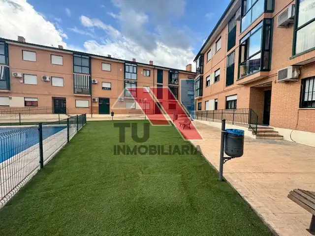 Vista exterior de Pis en venda en Fuensalida amb Balcó i Piscina comunitària