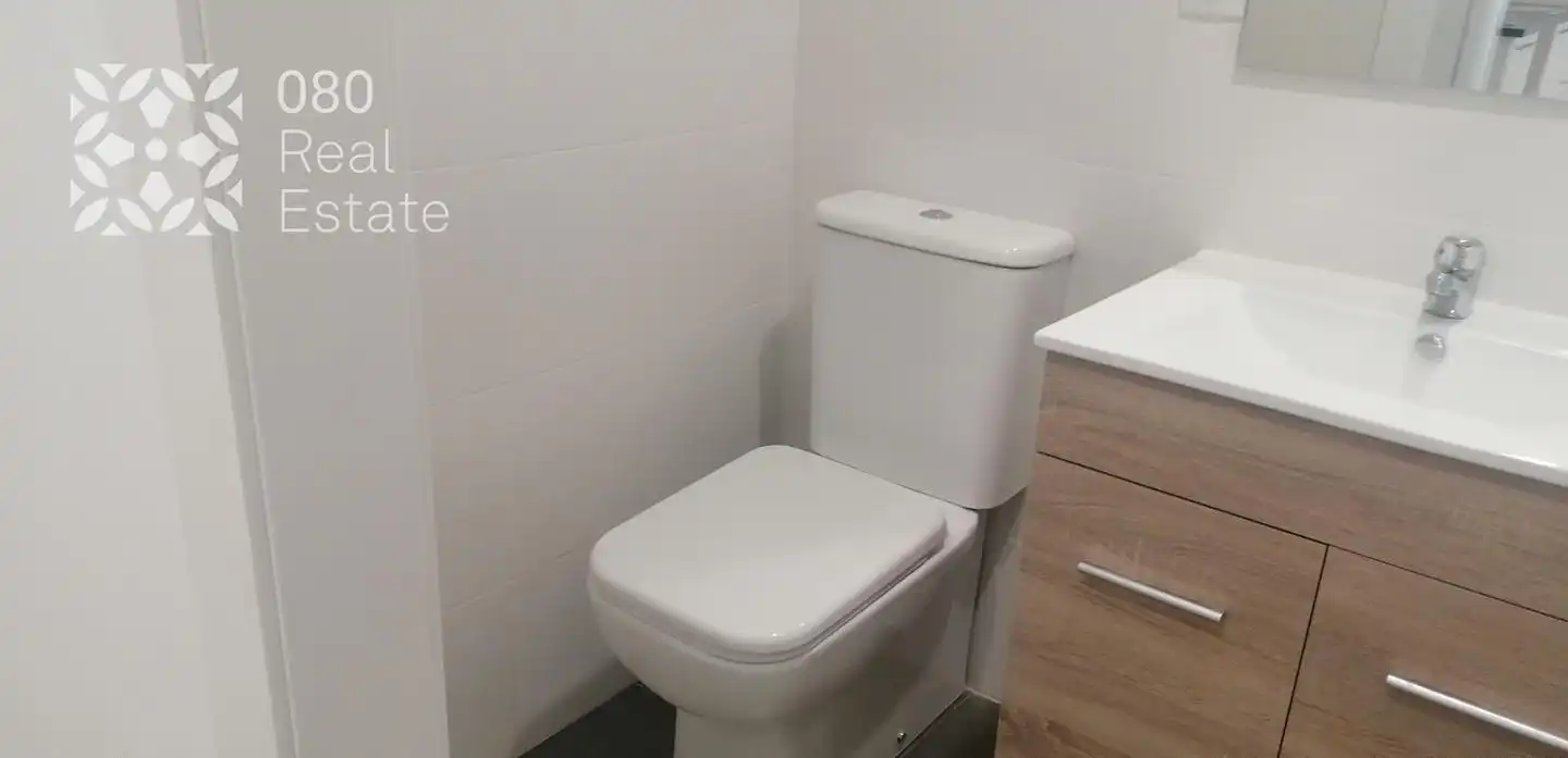 Bany de Planta baixa en venda en Barcelona amb Parquet i Terrassa