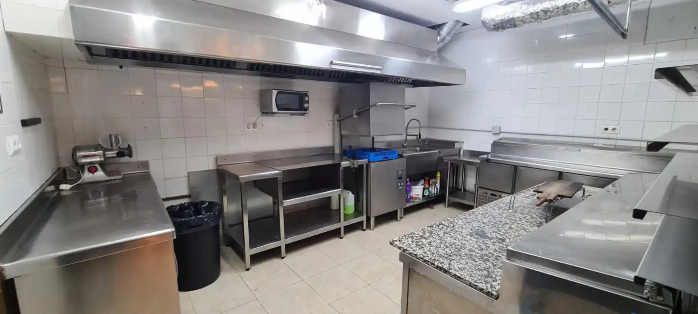 Cuina de Local en venda en Castellar del Vallès amb Moblat