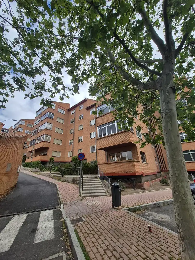 Vista exterior de Piso en venta en Ávila con Calefacción, Terraza y Trastero