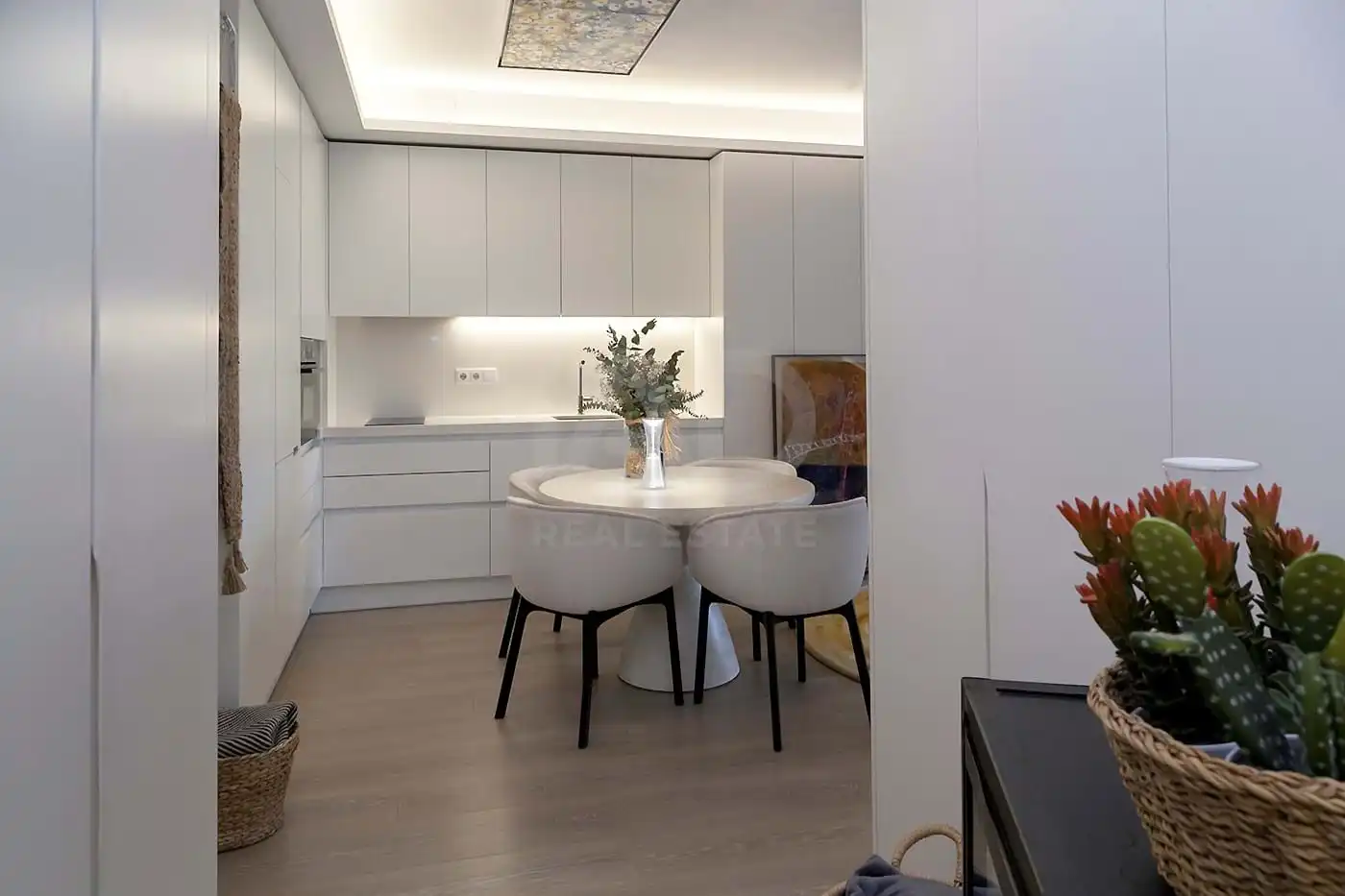 Kitchen of Study for sale in Barcelona  with Air Conditioner and Heating