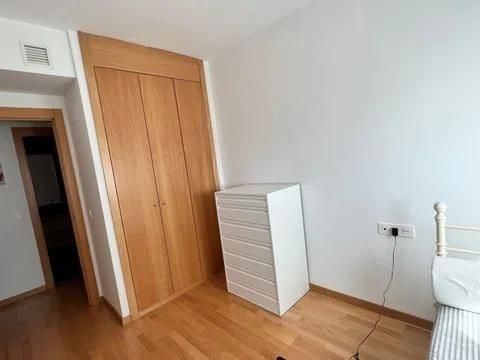 Habitación de Piso en venta en Móstoles con Calefacción, Trastero y Piscina comunitaria