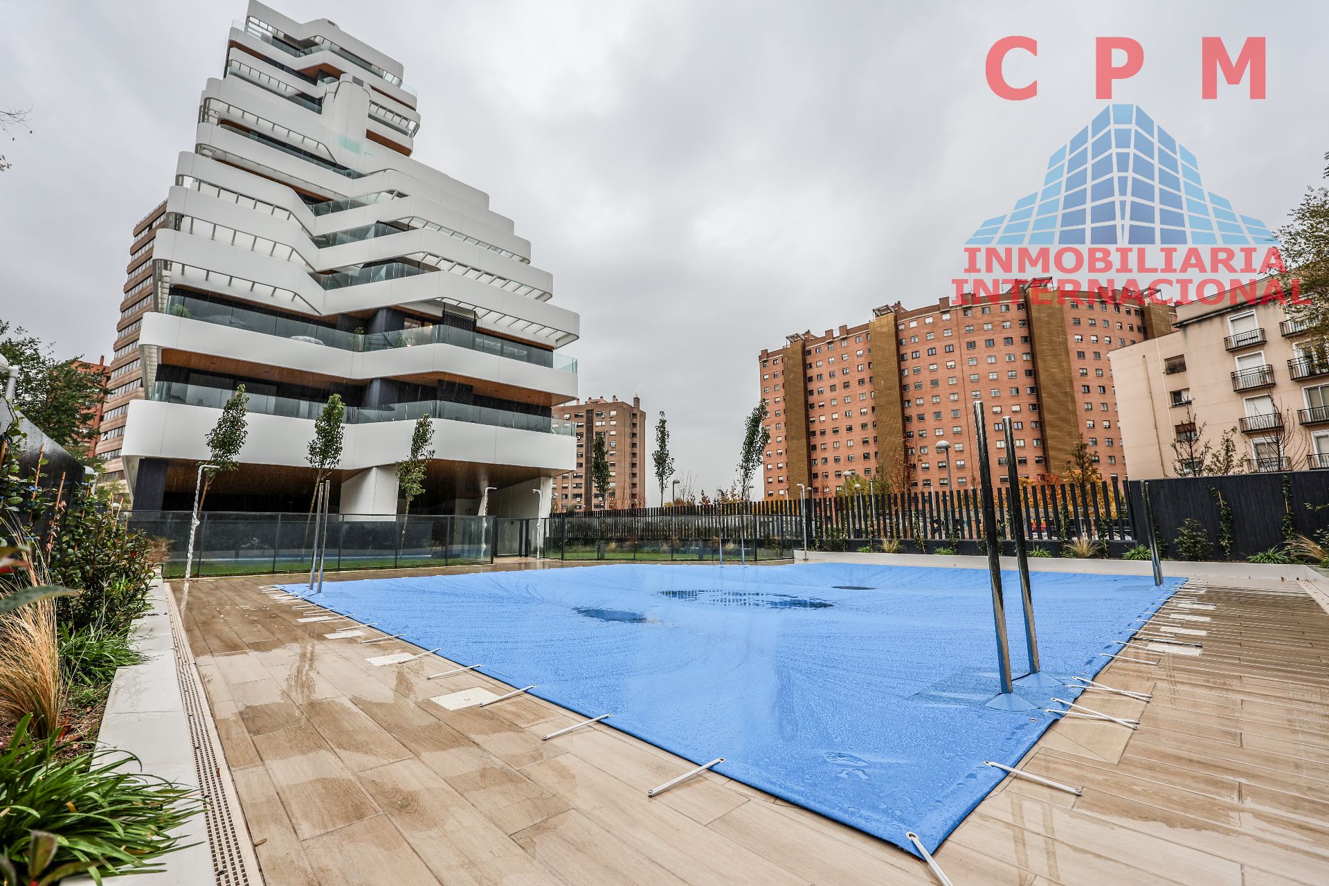 Piscina de Pis en venda en  Madrid Capital amb Aire condicionat, Calefacció i Parquet