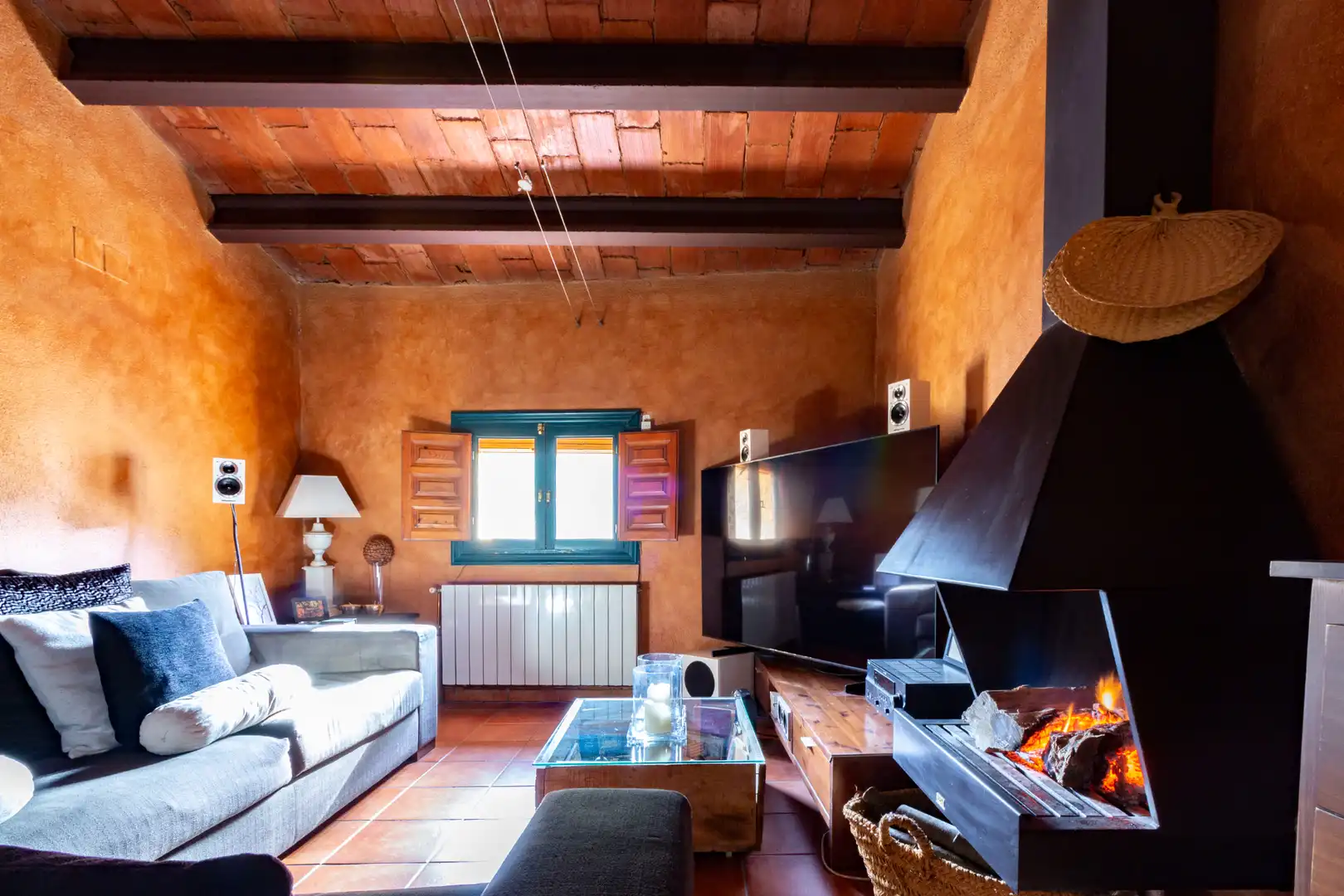 Sala d'estar de Casa o xalet en venda en Subirats amb Aire condicionat, Jardí privat i Moblat
