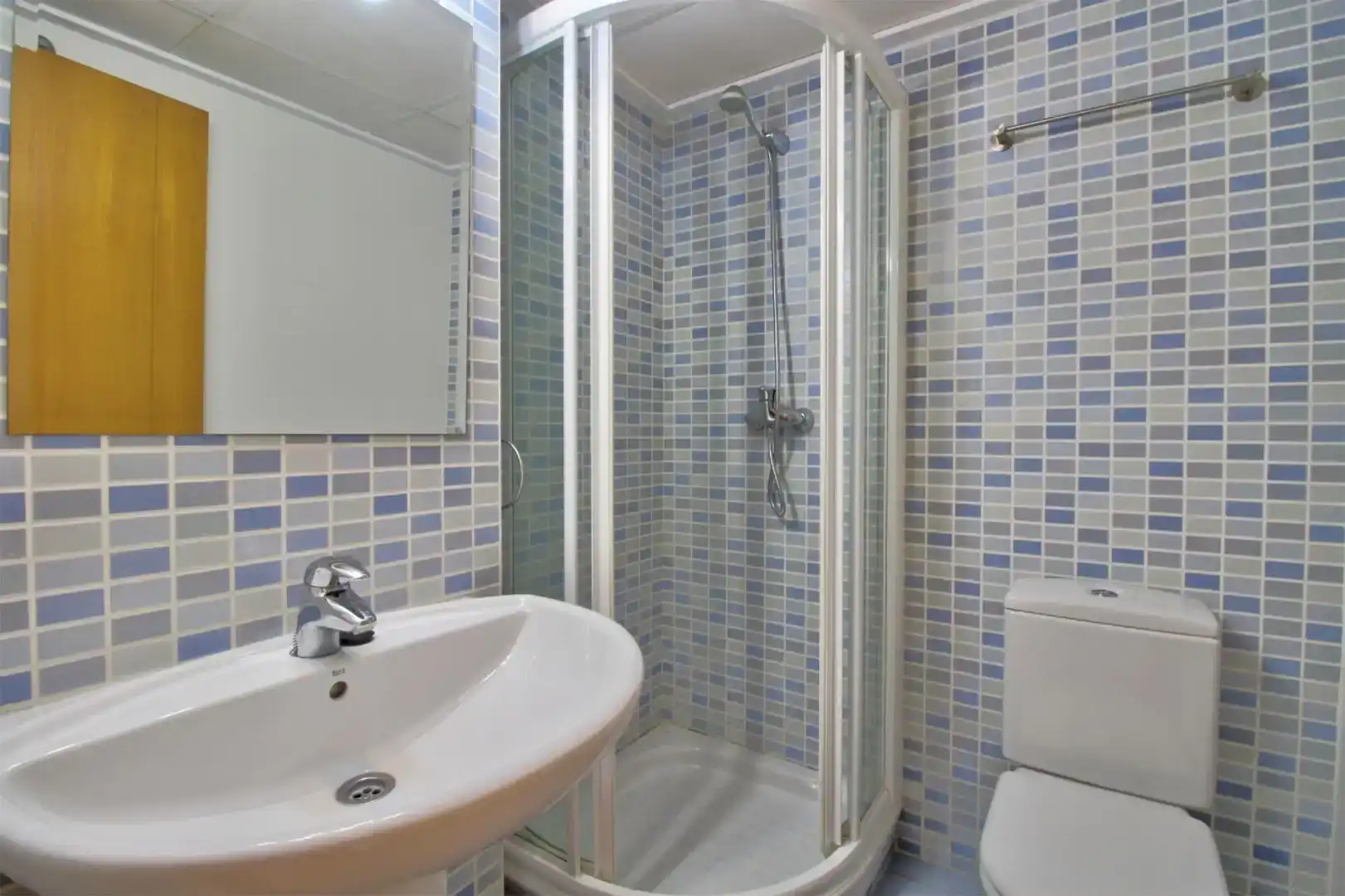 Bathroom of Flat for rent in Dénia  with Air Conditioner, Private garden and Furnished