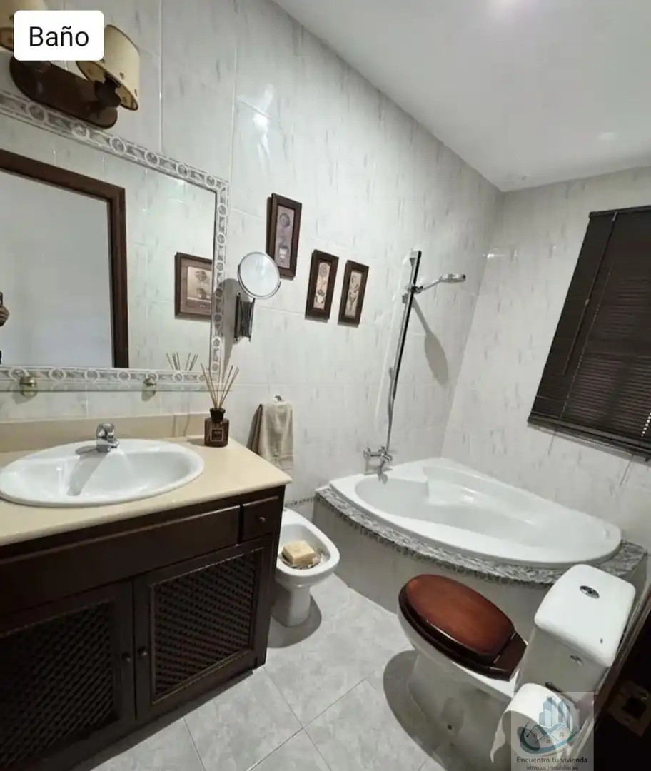 Chalet con piscina en venta en Los Gallos, imagen 3