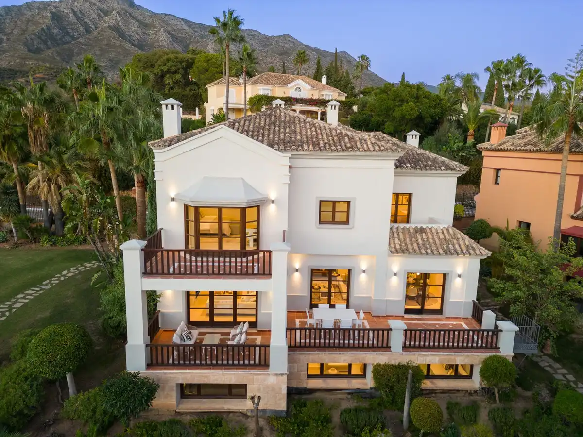 Vista exterior de Casa o chalet en venta en Marbella con Aire acondicionado, Terraza y Trastero
