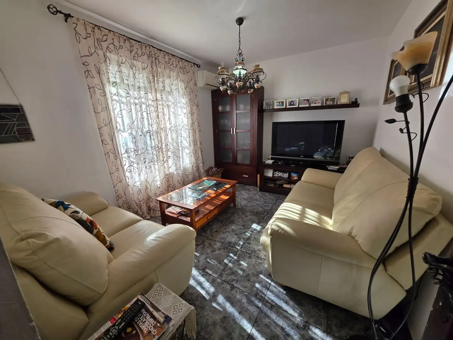 Sala de estar de Casa o chalet en venta en Alhaurín El Grande con Aire acondicionado, Calefacción y Jardín privado