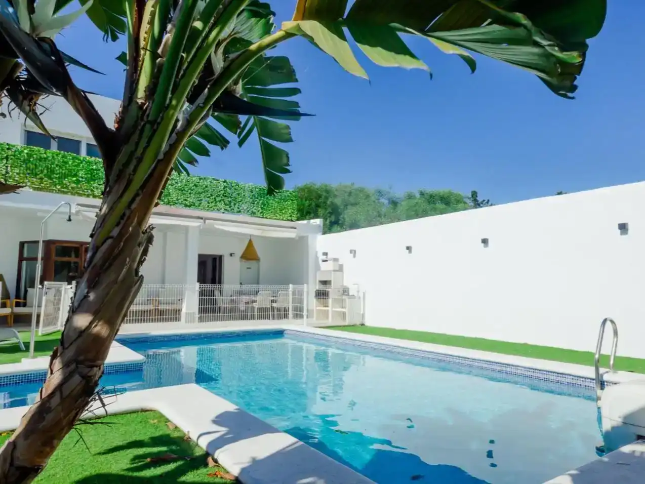 Piscina de Casa o xalet en venda en Conil de la Frontera amb Aire condicionat, Jardí privat i Terrassa