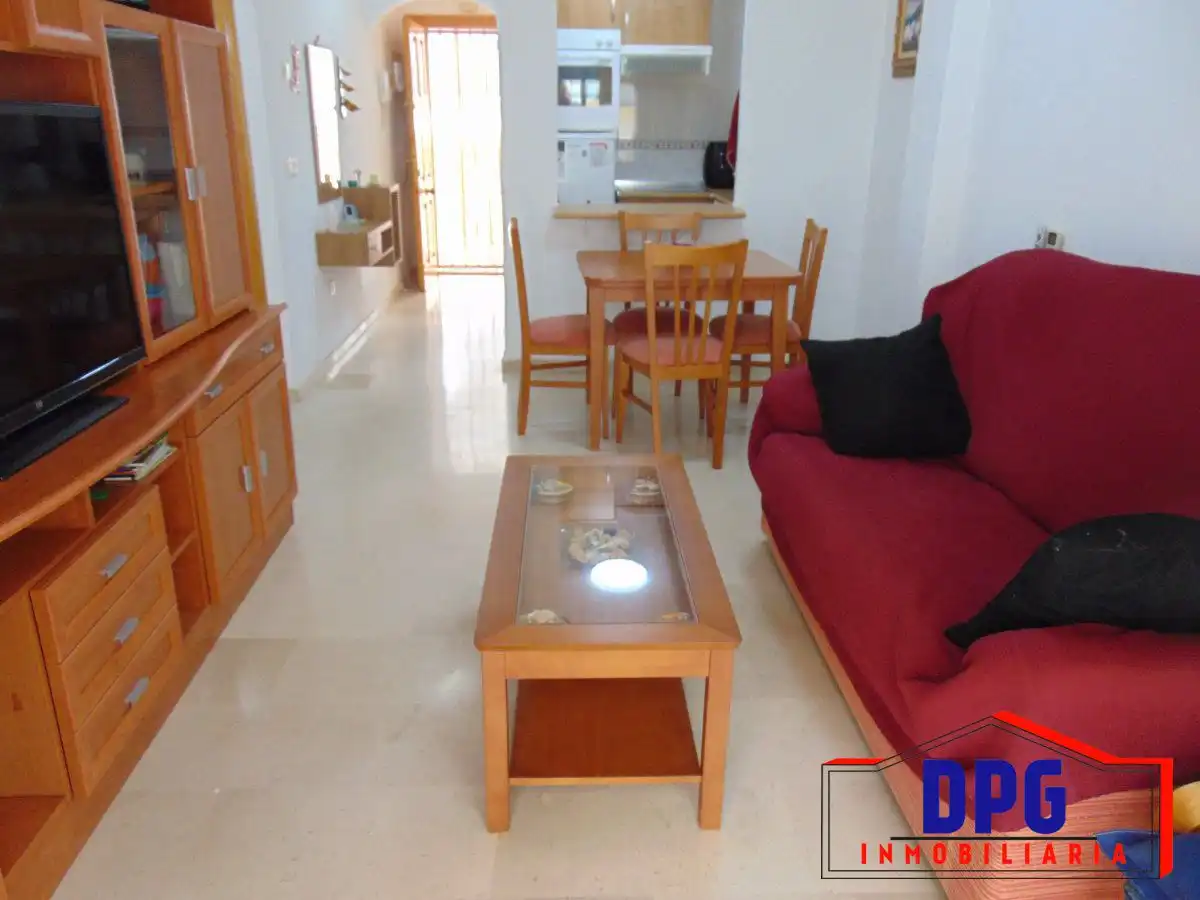 Sala de estar de Apartamento en venta en Garrucha con Aire acondicionado, Terraza y Amueblado
