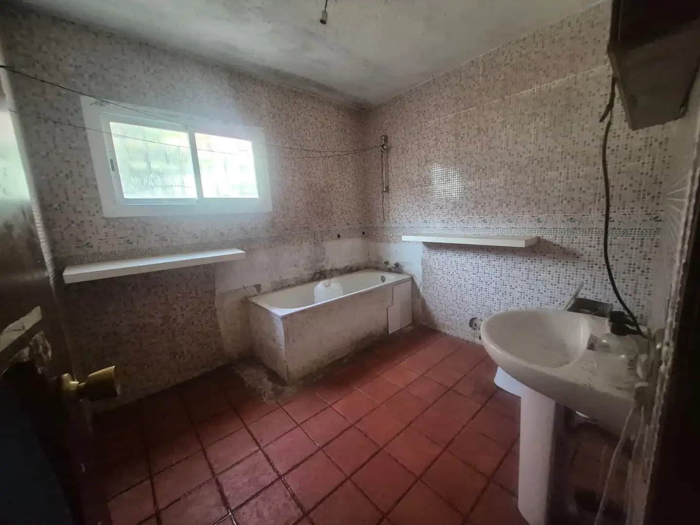 Badezimmer von Haus oder Chalet zum Verkauf in Sant Cebrià de Vallalta mit Privatgarten