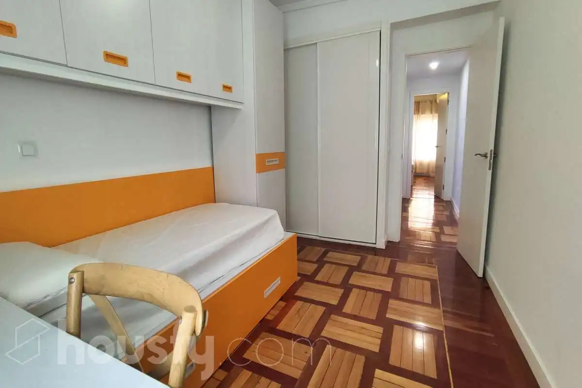 Bedroom of Flat for rent in Madrid  with Air Conditioner, Terrace and Furnished