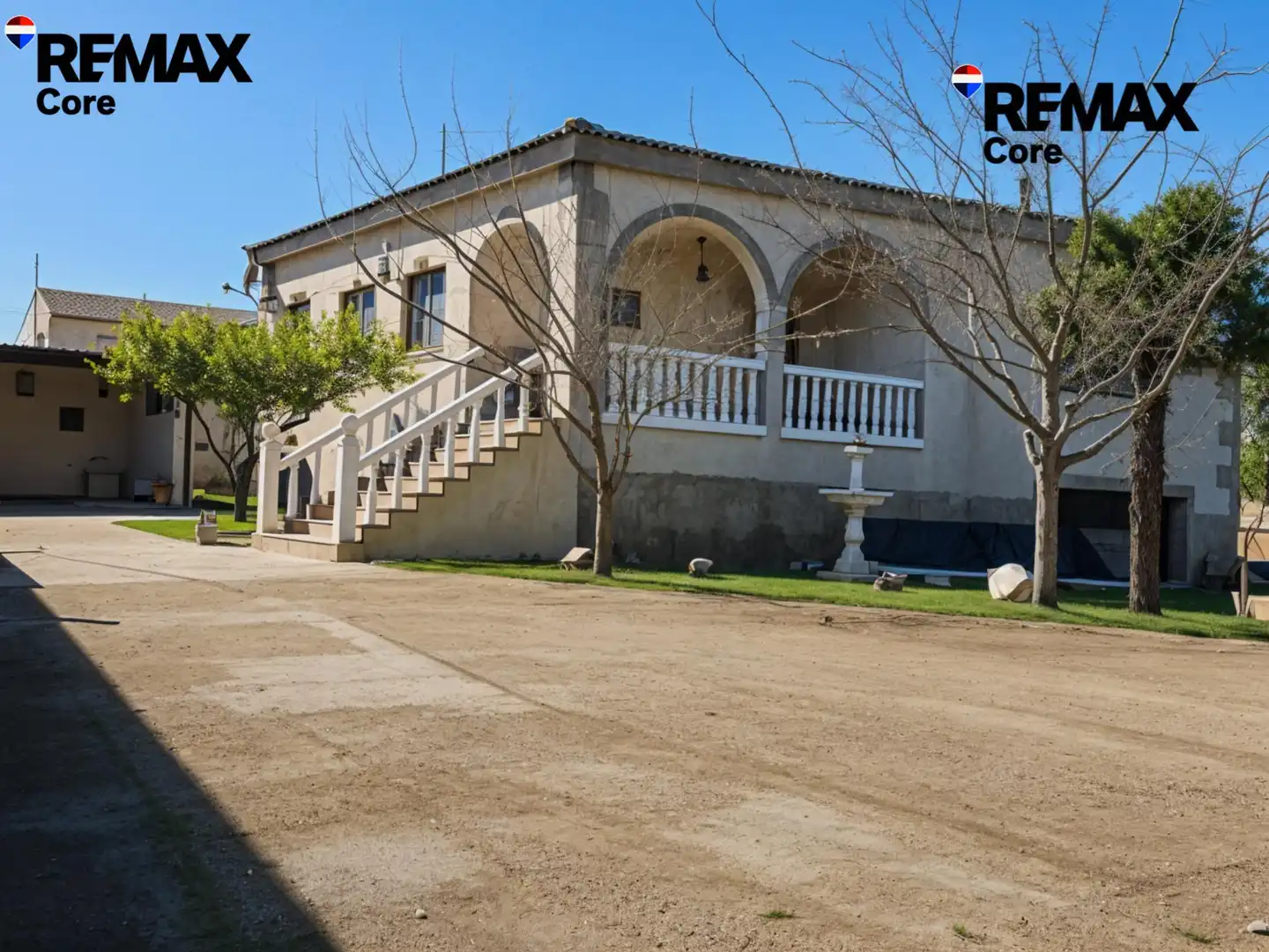 Vista exterior de Casa o xalet en venda en Badajoz amb Jardí privat, Terrassa i Traster