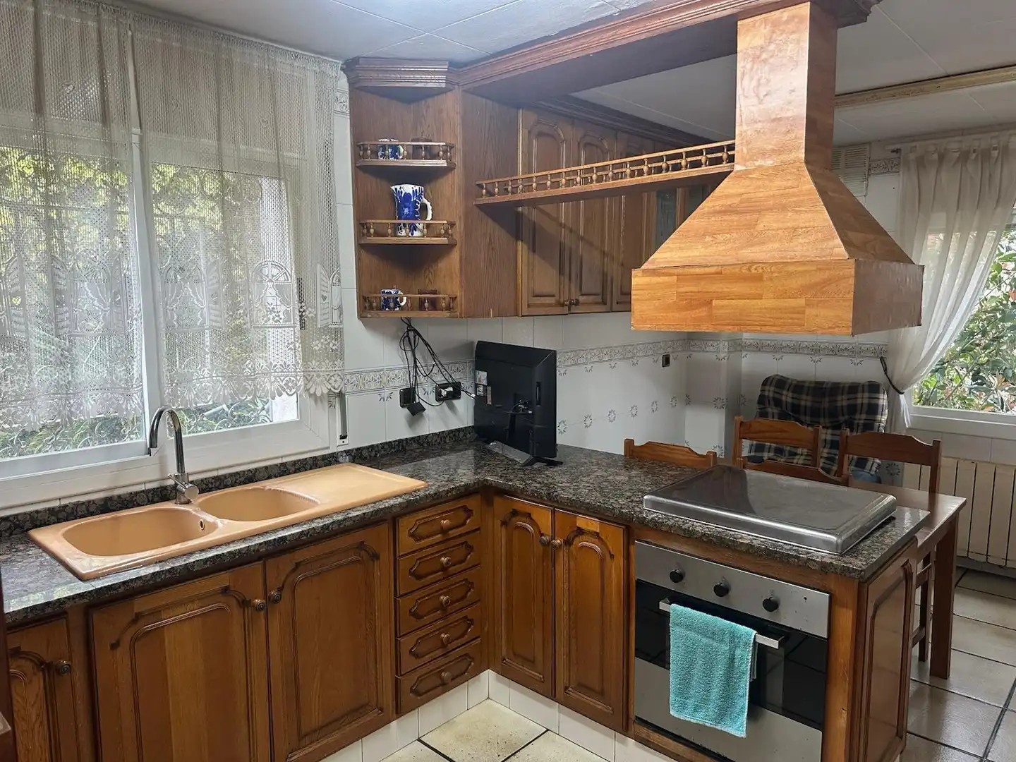 Cuina de Casa o xalet en venda en Argentona amb Calefacció, Jardí privat i Moblat
