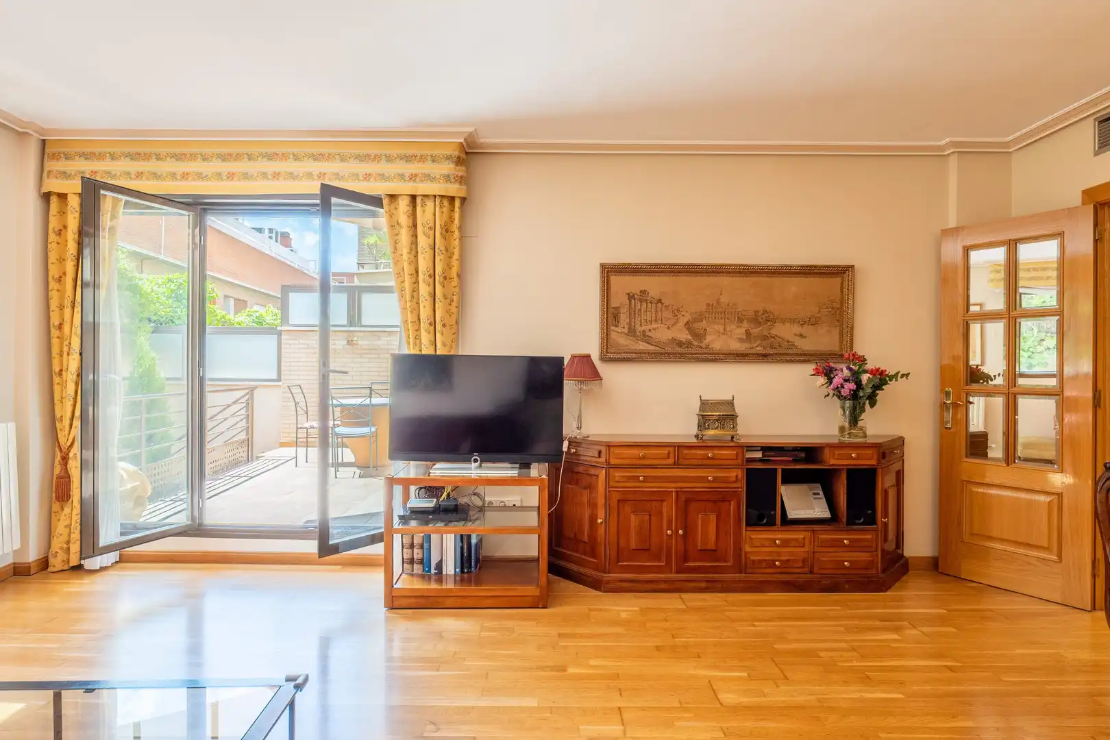 Living room of Duplexes for sale in Zaragoza  with Air Conditioner, Heating and Private garden