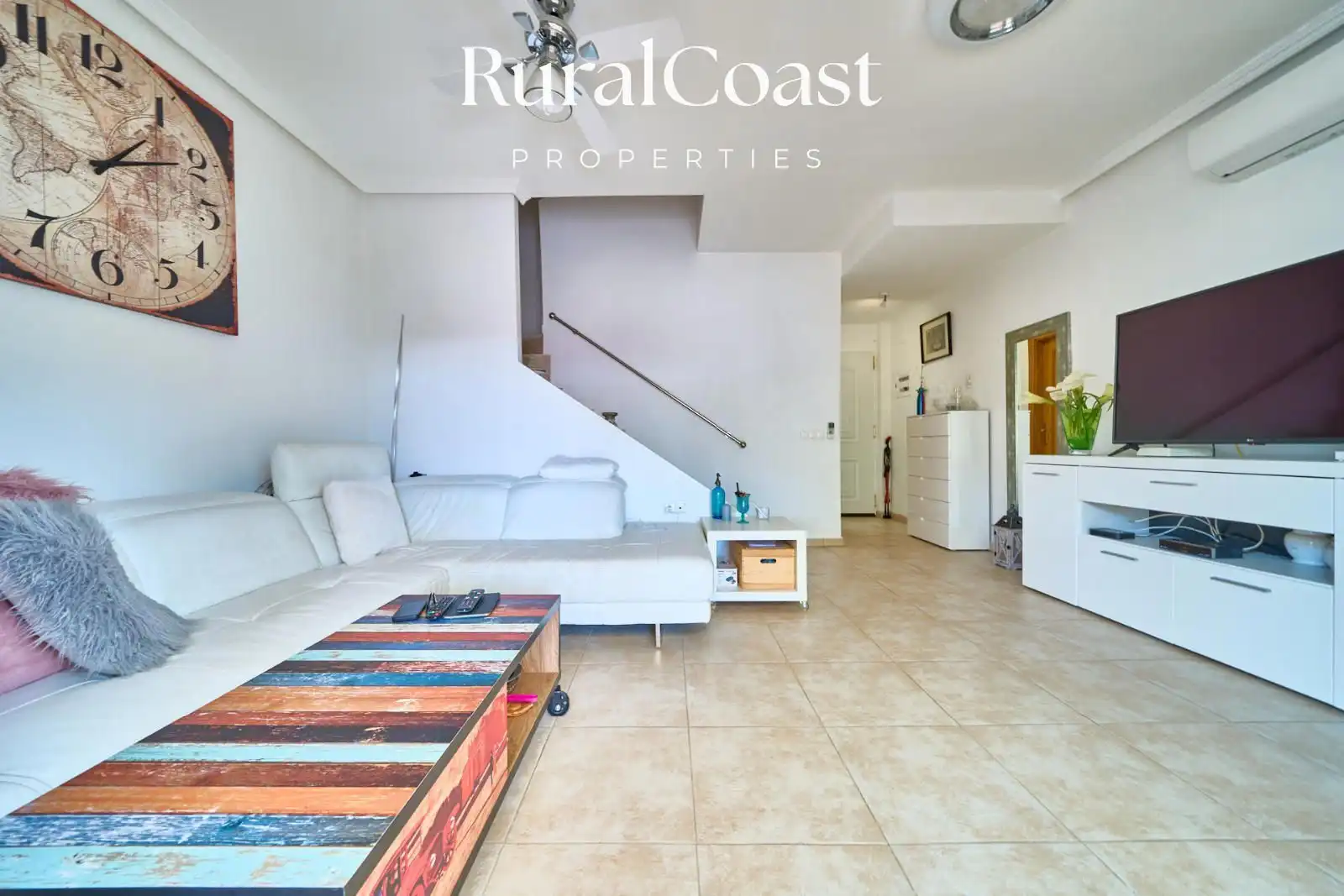 Sala de estar de Casa adosada en venta en Aigües con Aire acondicionado, Calefacción y Jardín privado