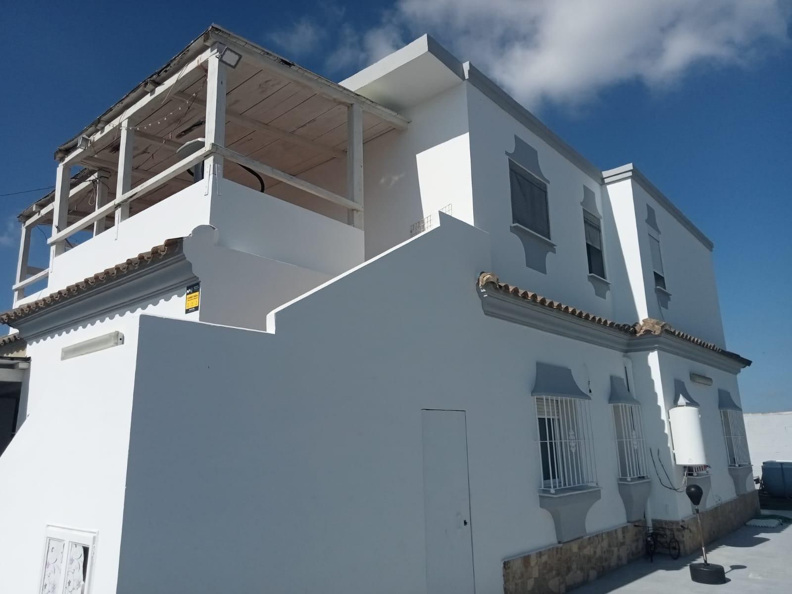 Vista exterior de Finca rústica en venda en El Puerto de Santa María amb Jardí privat, Terrassa i Traster