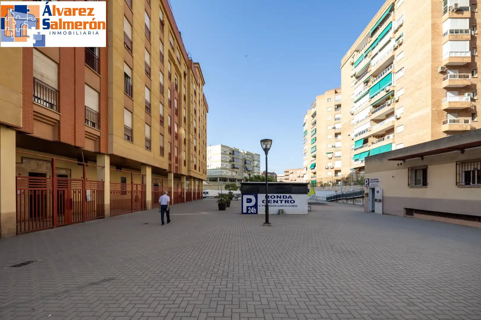 Außenansicht von Wohnung zur Miete in Granada mit Heizung, Terrasse und Möbliert