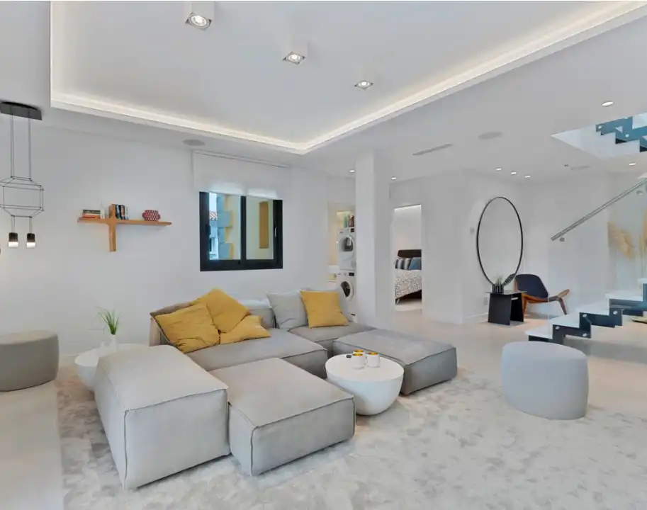 Sala de estar de Piso en venta en Marbella con Terraza, Amueblado y Horno