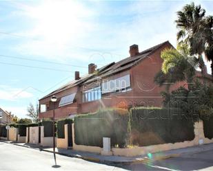 Vista exterior de Casa adosada de lloguer en Bétera amb Terrassa i Balcó