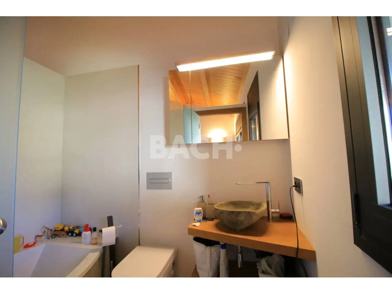 Baño de Casa o chalet de alquiler en Oristà con Calefacción, Jardín privado y Parquet