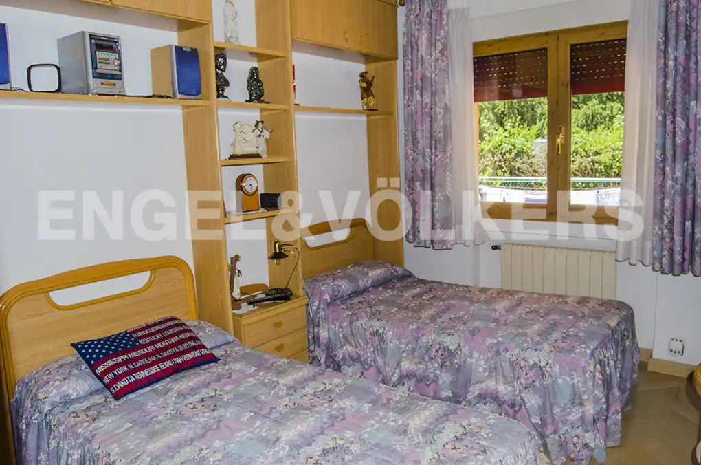 Bedroom of Houses for sale in El Escorial  with Heating, Private garden and Terrace