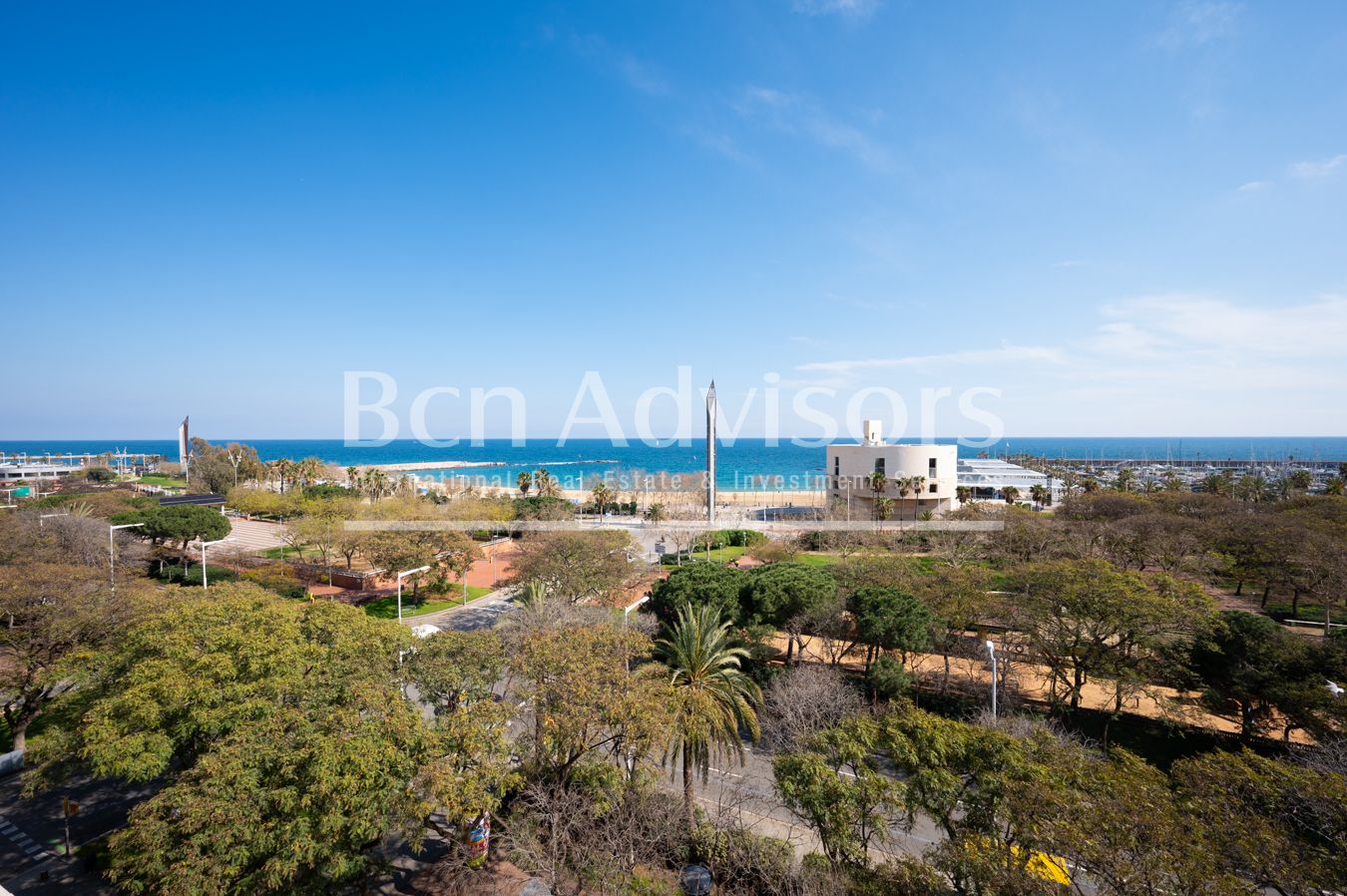 Exterior view of Attic for sale in  Barcelona Capital  with Air Conditioner, Heating and Terrace