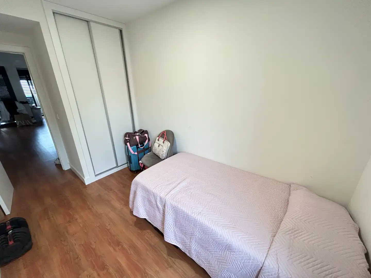 Habitación de Planta baja en venta en Almería con Aire acondicionado, Calefacción y Jardín privado