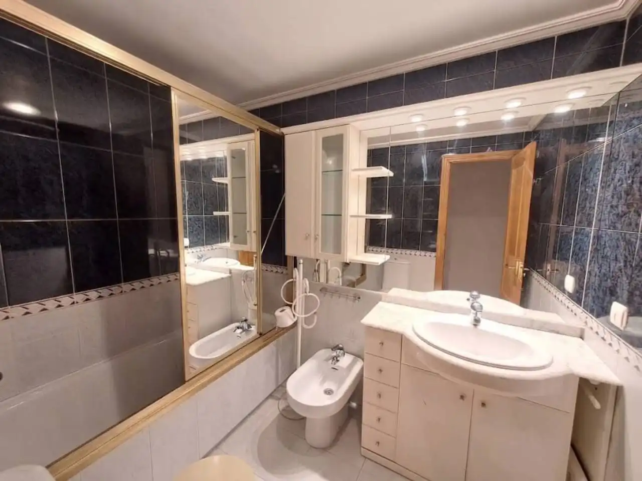 Bathroom of Flat for sale in Burgos  with Heating and Storage room