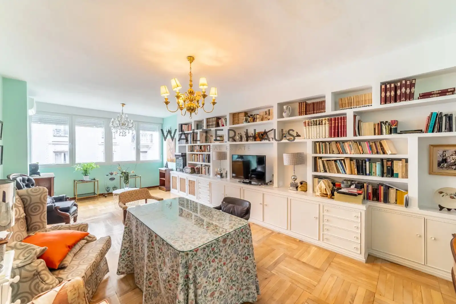 Living room of Flat for sale in Chamberí