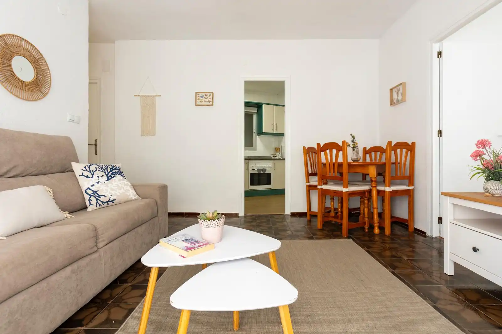 Sala de estar de Piso de alquiler en Torrenueva Costa con Aire acondicionado, Terraza y Amueblado