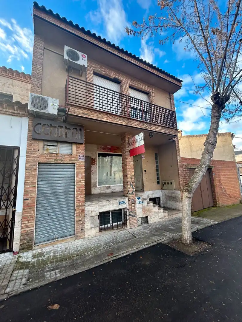 Adossat en venda a Calle Donantes de Sangre 8