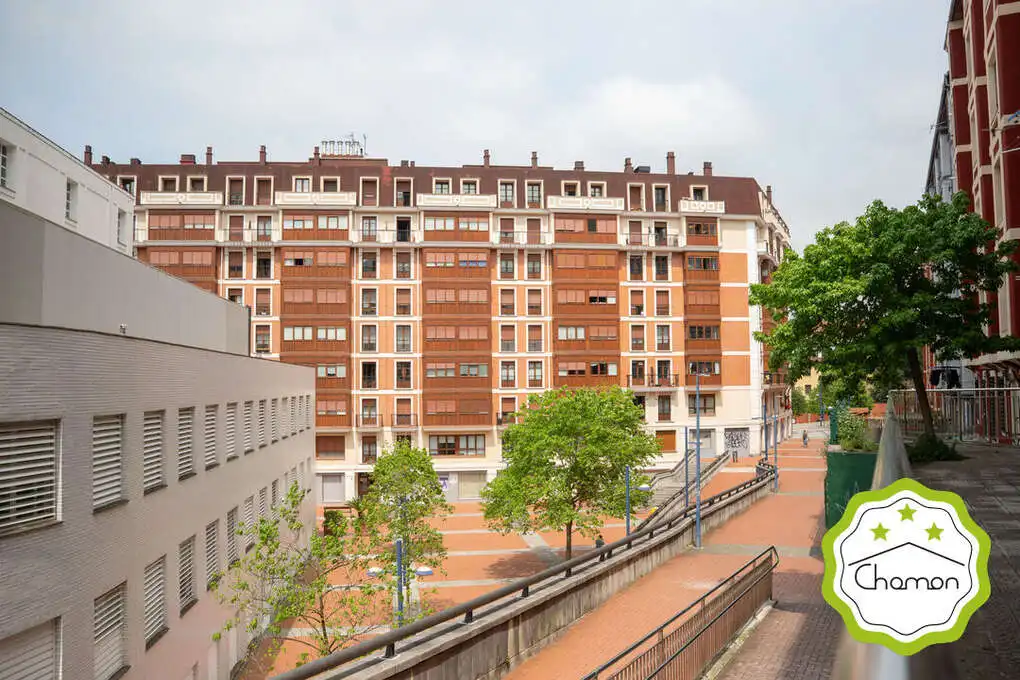 Flat for sale in Iralabarri