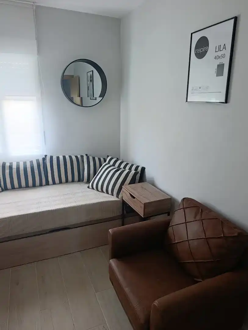 Schlafzimmer von Wohnung zur Miete in Cabra mit Abstellraum, Möbliert und Waschmaschine