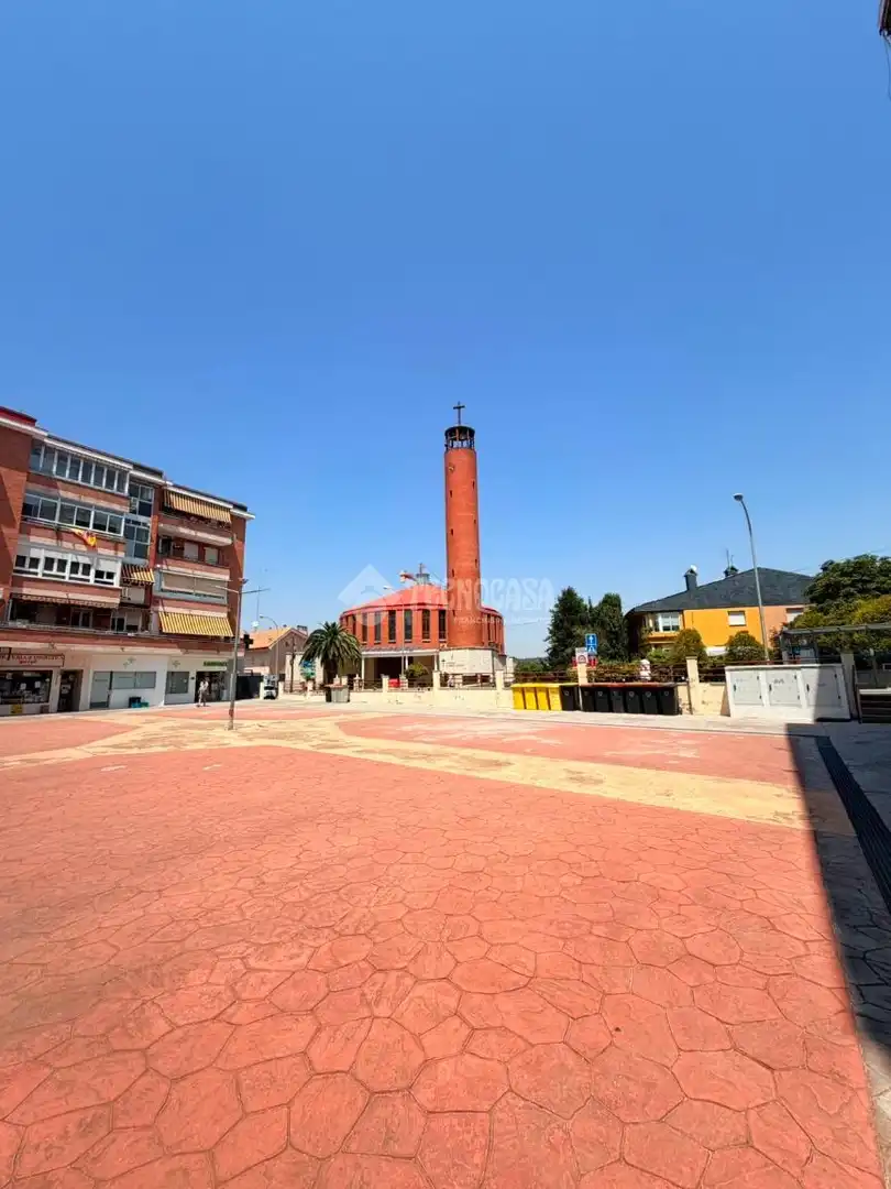 Außenansicht von Wohnung zum Verkauf in Madrid mit Heizung, Parkett und Terrasse