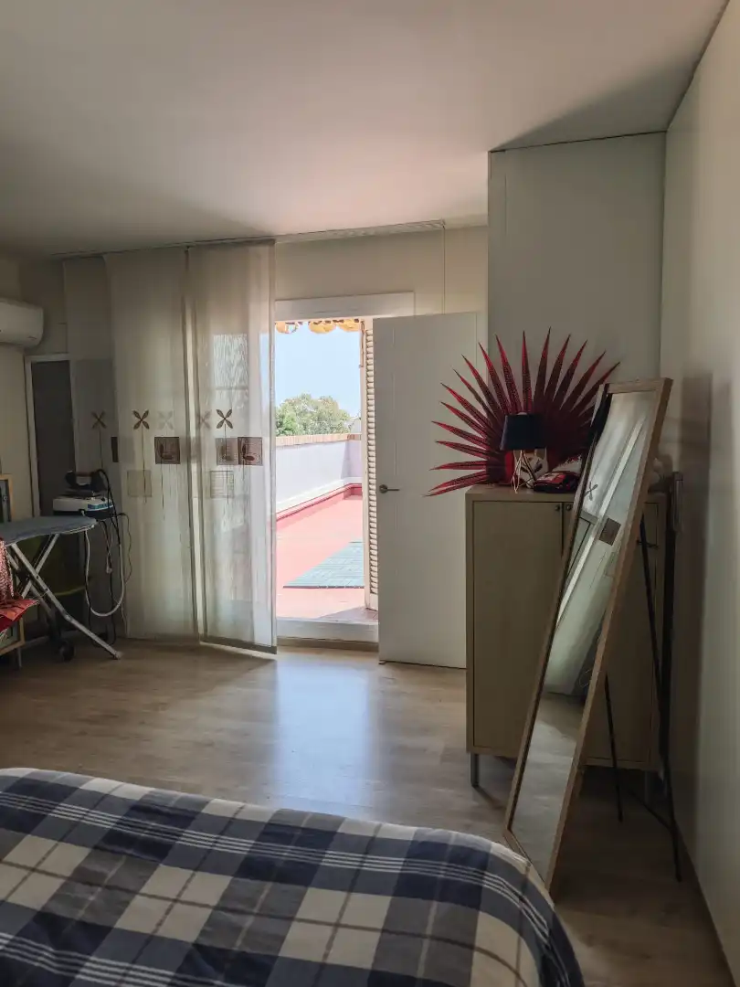 Schlafzimmer von Einfamilien-Reihenhaus zum Verkauf in Cubelles mit Klimaanlage, Heizung und Privatgarten