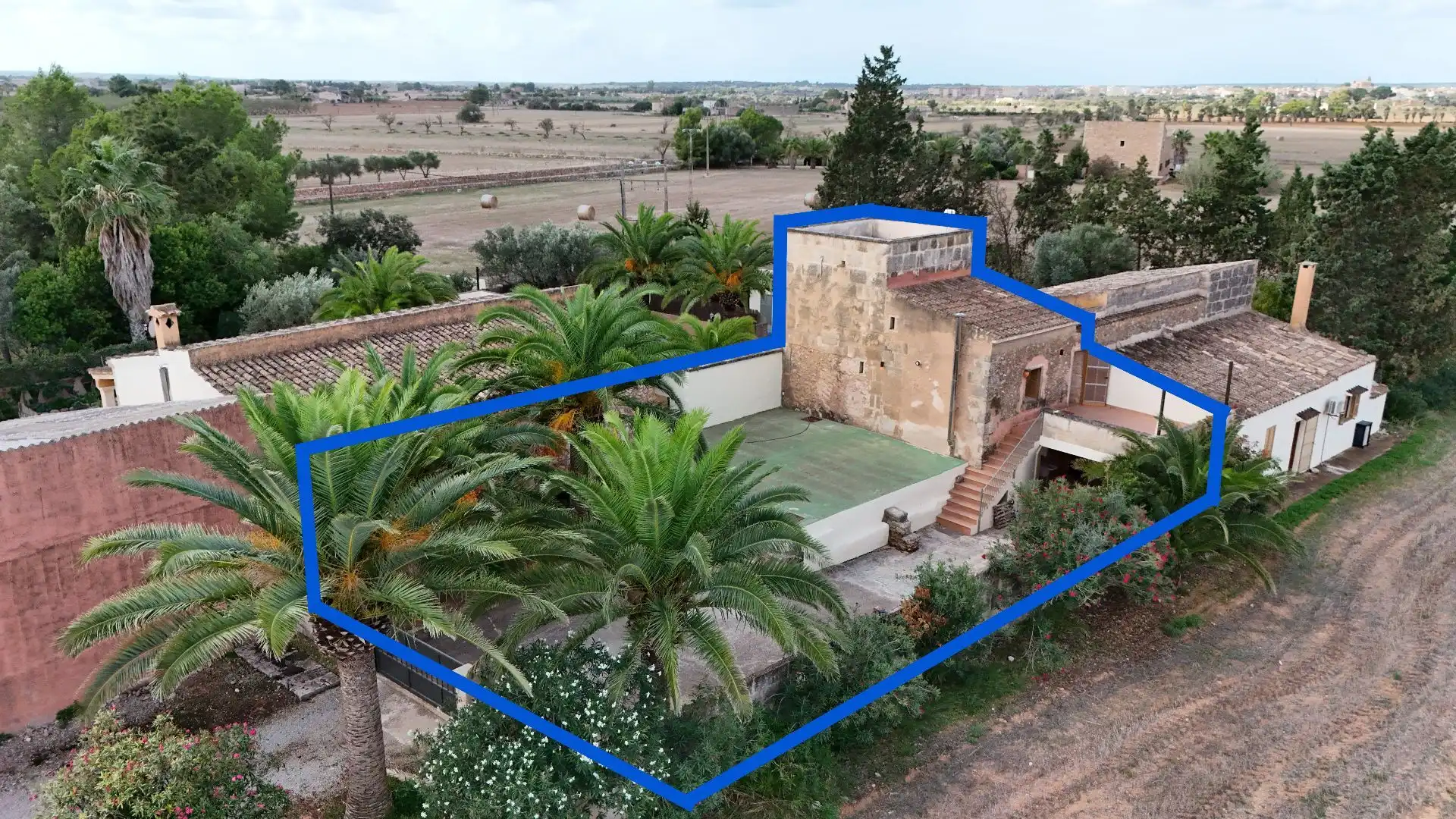 Country house with garden to rent in SON XORC