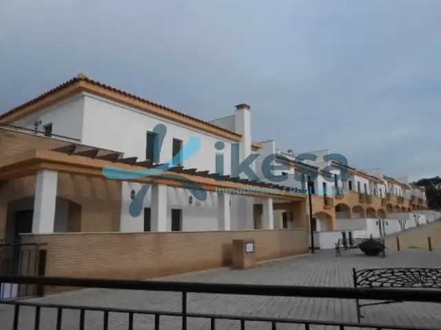 Terraced house with garden for sale in Isla Cristina Ciudad
