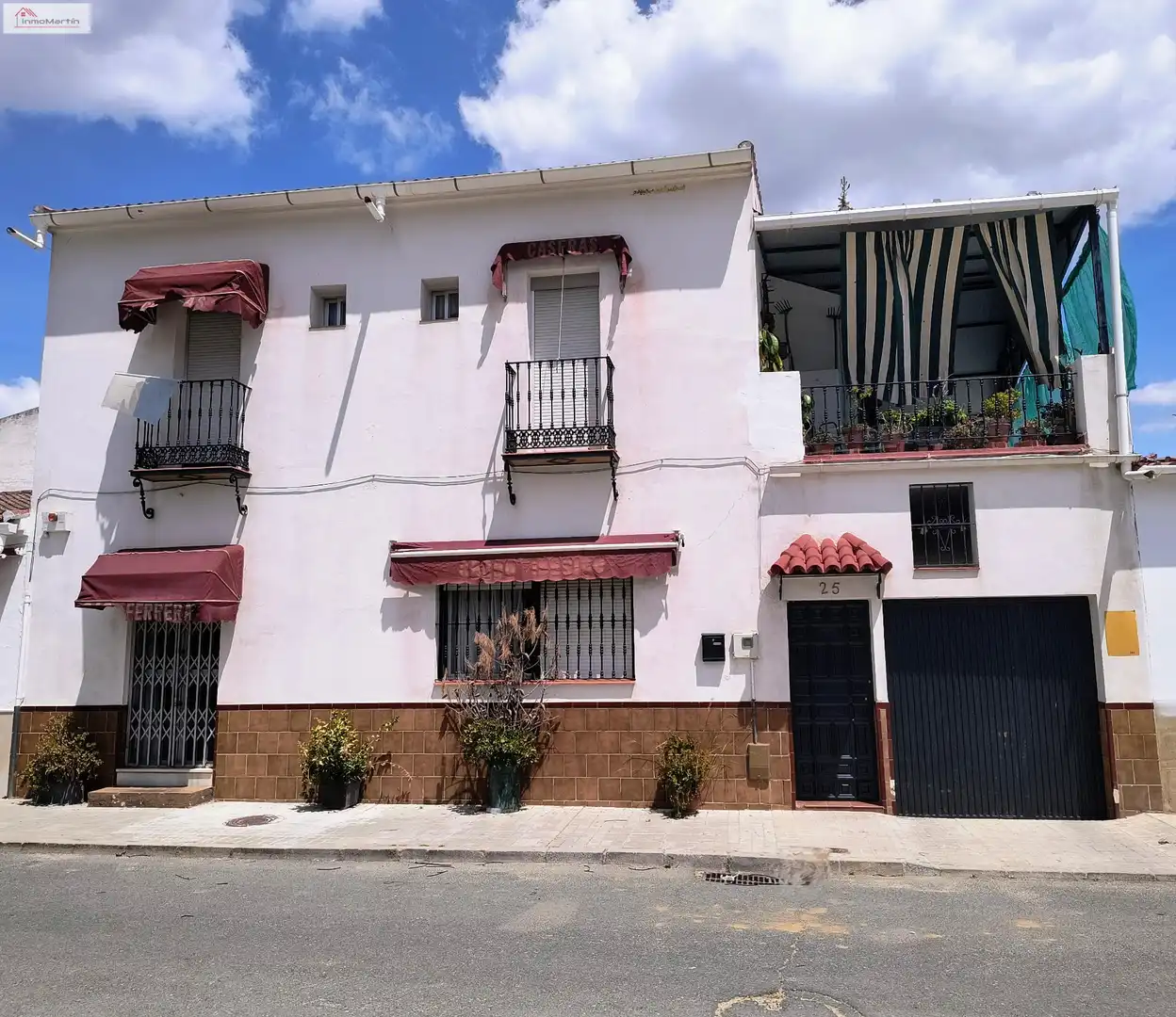 Adossat amb terrassa en venda a Calle Huerta del Pilar 25