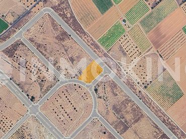 Terreno industriale in vendita a Urbanizaciones