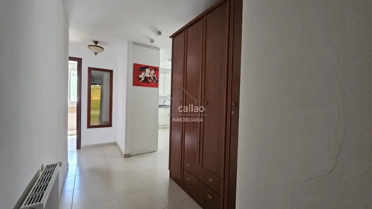 Wohnung zum Verkauf in Narón mit Heizung, Abstellraum und Möbliert
