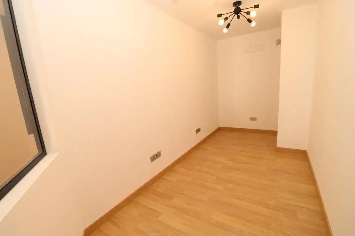 Office for rent in Alhaurín El Grande  with Air Conditioner and Furnished