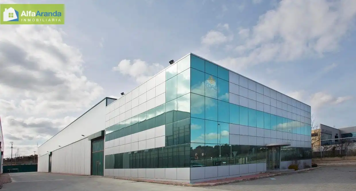 Vista exterior de Nau industrial en venda en Aranda de Duero