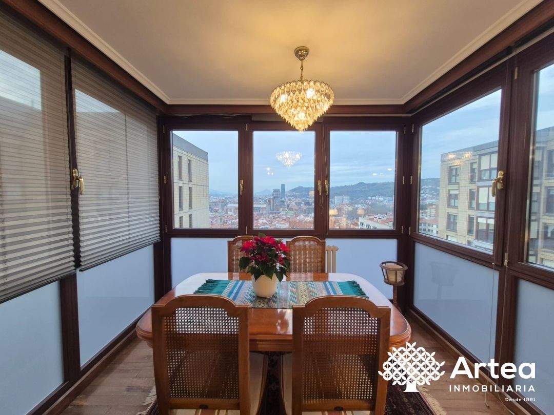 Dining room of Flat to rent in Bilbao   with Heating, Oven and Washing machine