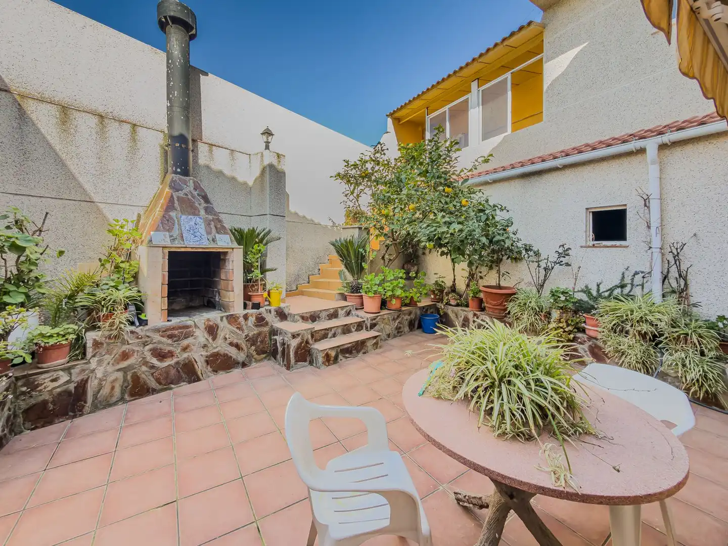 Terrassa de Casa o xalet en venda en Terrassa amb Calefacció, Jardí privat i Terrassa