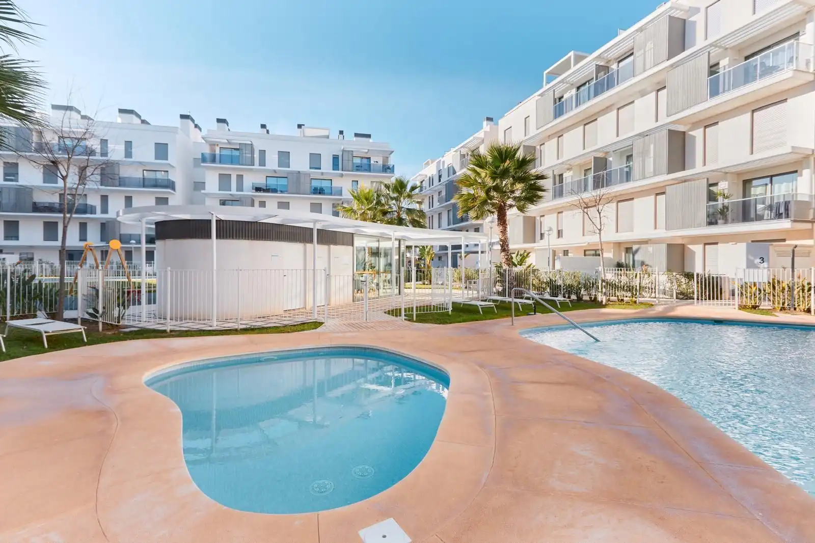 Piscina de Piso en venta en Dénia con Aire acondicionado, Calefacción y Terraza