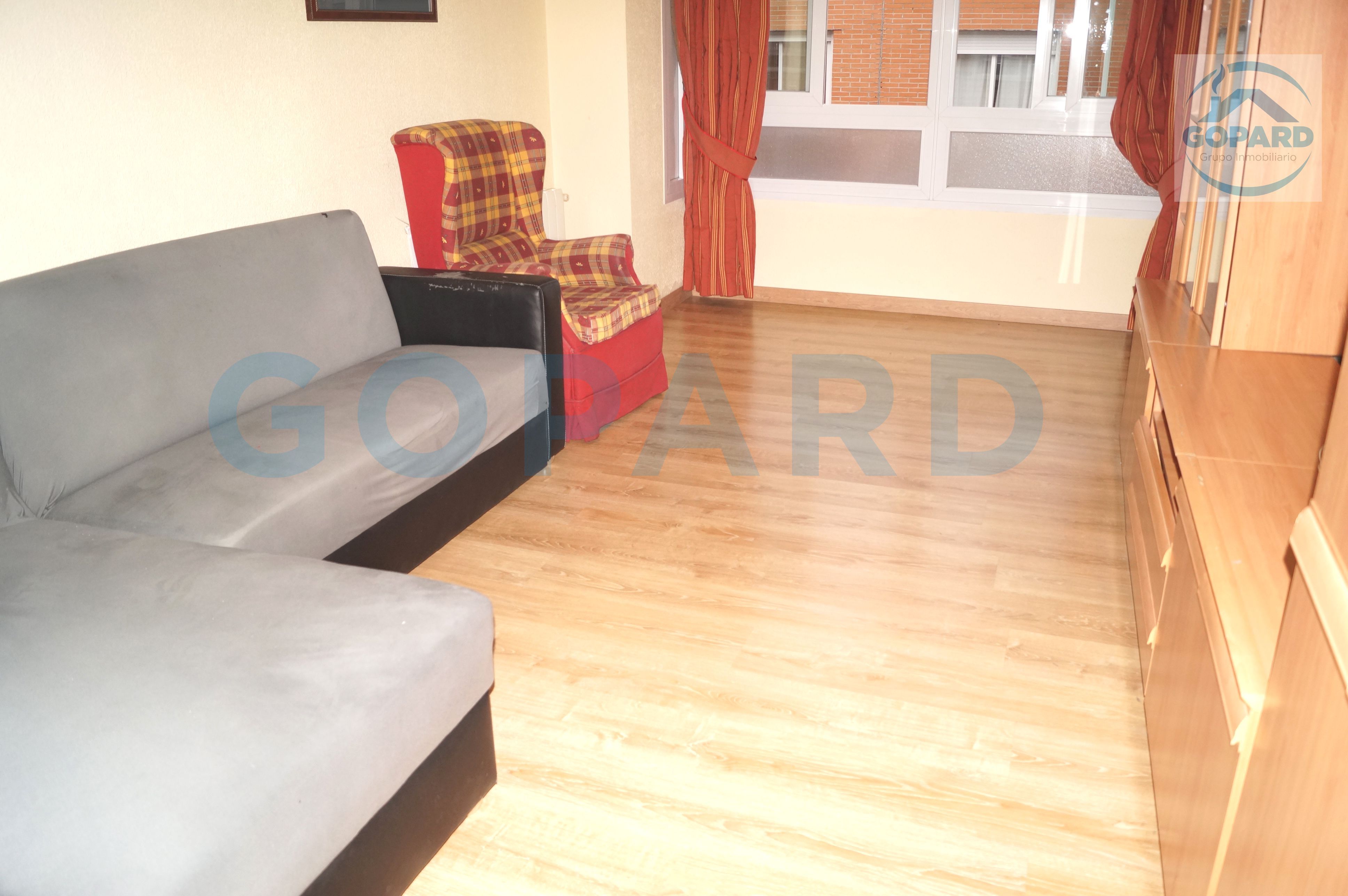 Sala d'estar de Pis de lloguer en Villanueva de la Cañada amb Calefacció, Moblat i Forn