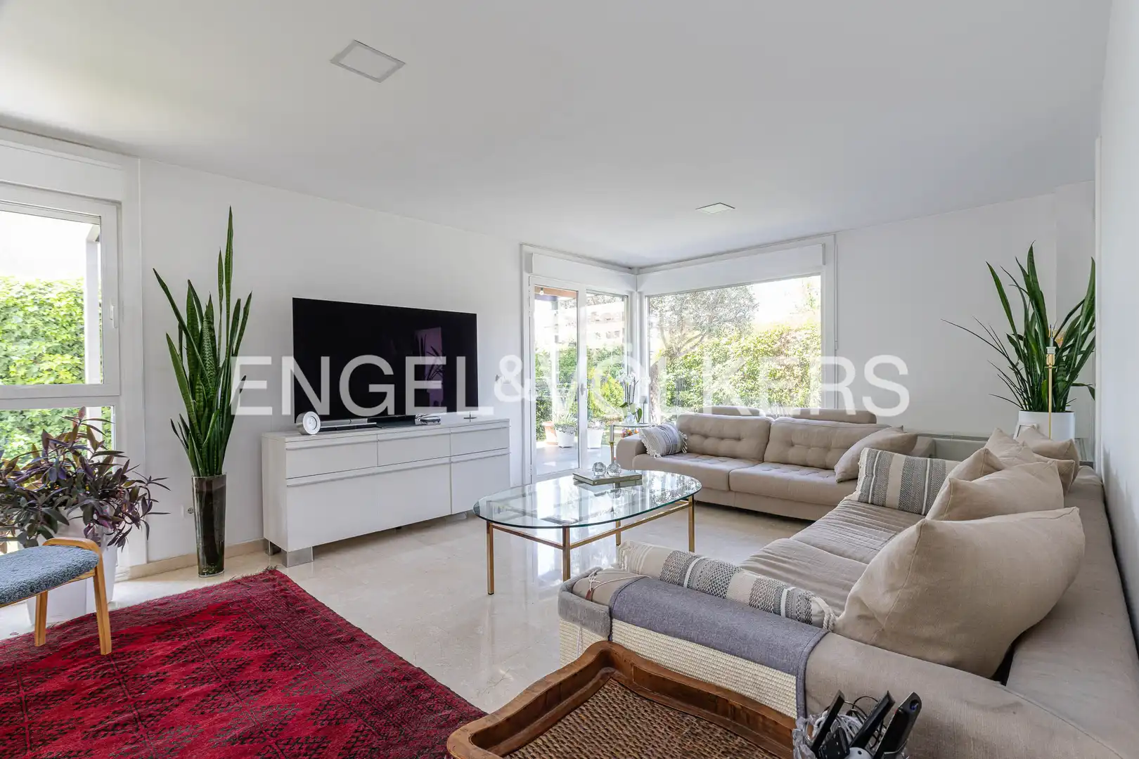 Sala de estar de Casa adosada en venta en Las Rozas de Madrid con Aire acondicionado, Calefacción y Jardín privado